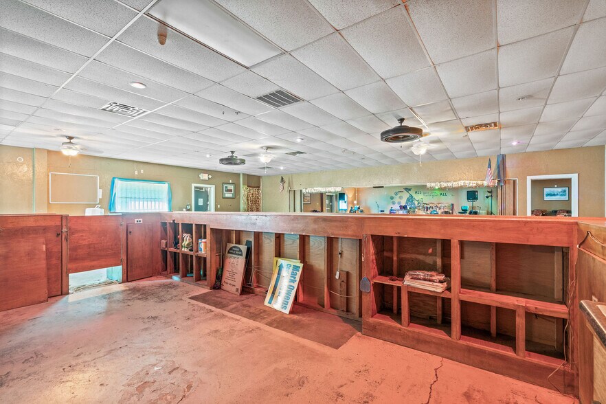 More Photos Of 5810 US Highway 259 N, Naples Freestanding For Sale