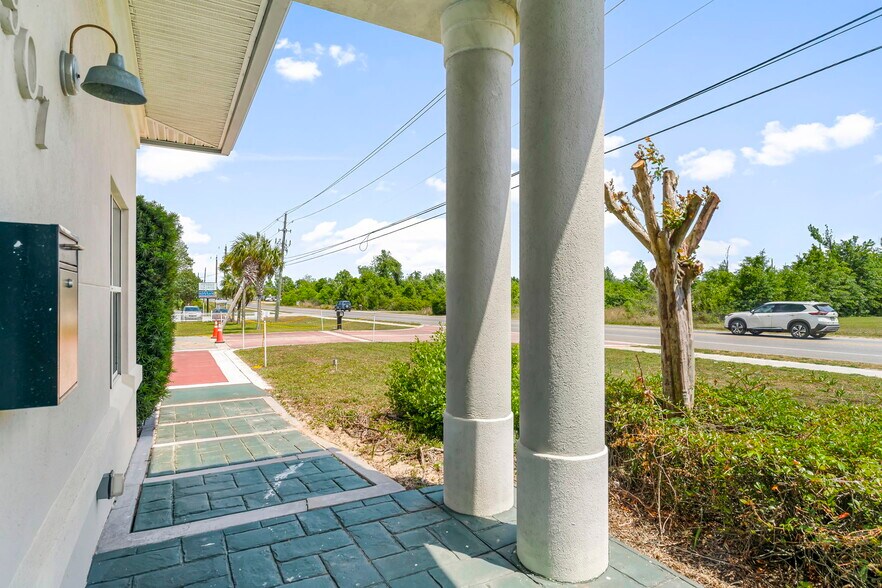 More Photos Of 5907 Sr-22, Panama City Funeral Home For Lease