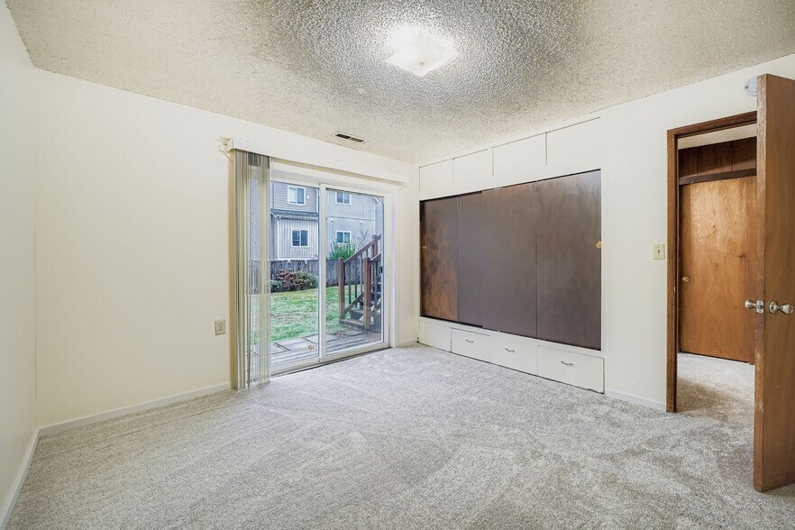 More Photos Of 1031 SW 122nd St, Seattle Apartments For Sale