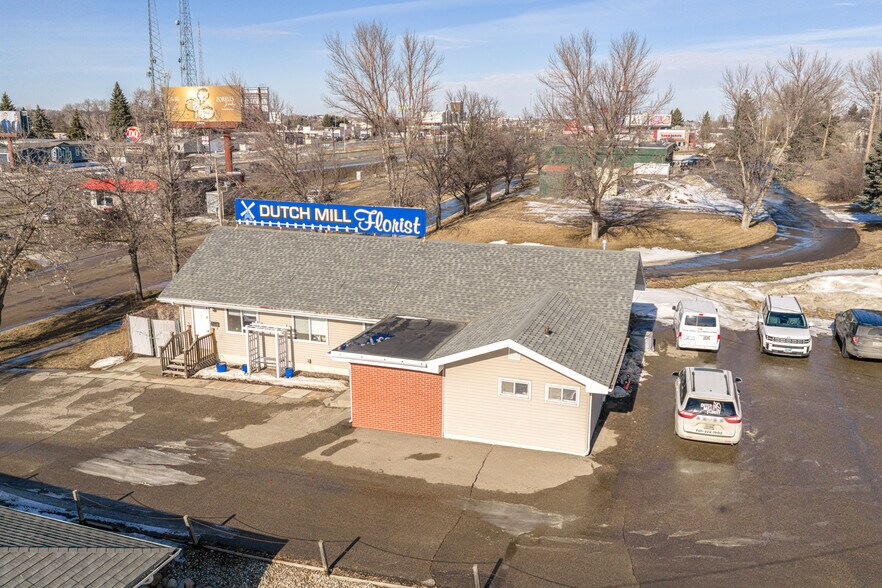 More Photos Of 1731 N 13th St, Bismarck General Retail For Sale