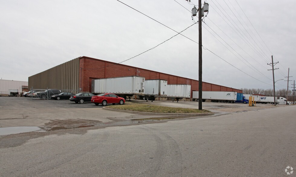 More Photos Of 1251 Taney St, North Kansas City Warehouse For Lease