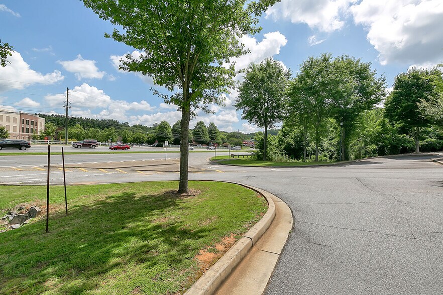 More Photos Of 12926 Highway 92, Woodstock Storefront For Lease