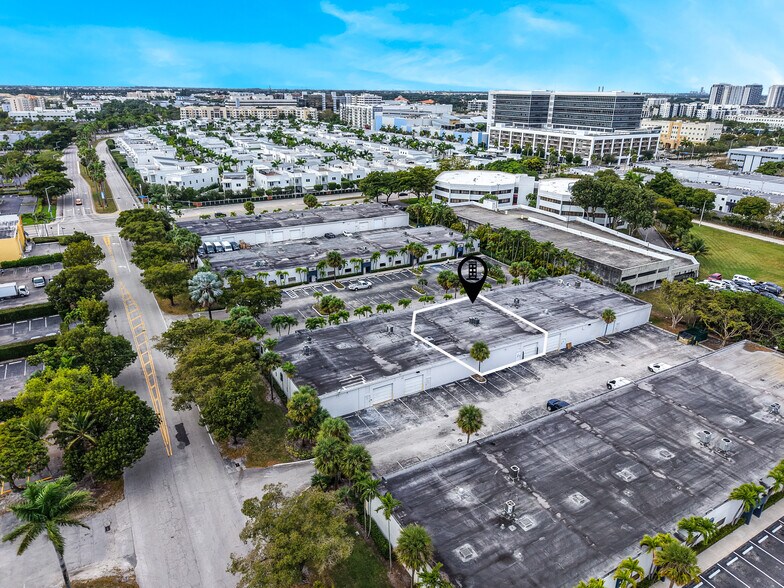 More Photos Of 8111-8119 NW 33rd St, Miami Warehouse For Sale