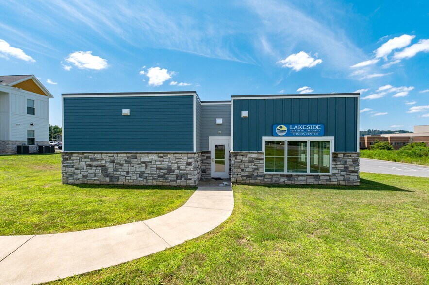 More Photos Of 74 Erin Dr, Morgantown Office For Sale