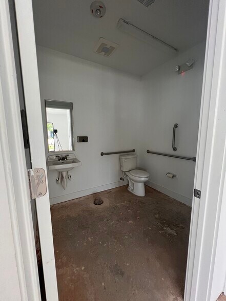 More Photos Of 4039 Hanover Way, Ellenwood Apartments For Lease