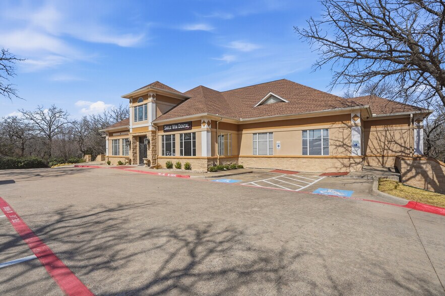 More Photos Of 1650 W Northwest Hwy, Grapevine Medical For Lease