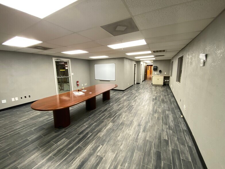 More Photos Of 1501 S John Zink Ave, Skiatook Manufacturing For Lease