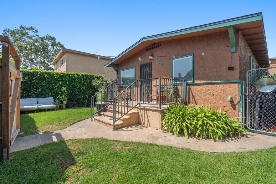 More Photos Of 659 Vernon Ave, Venice Apartments For Sale