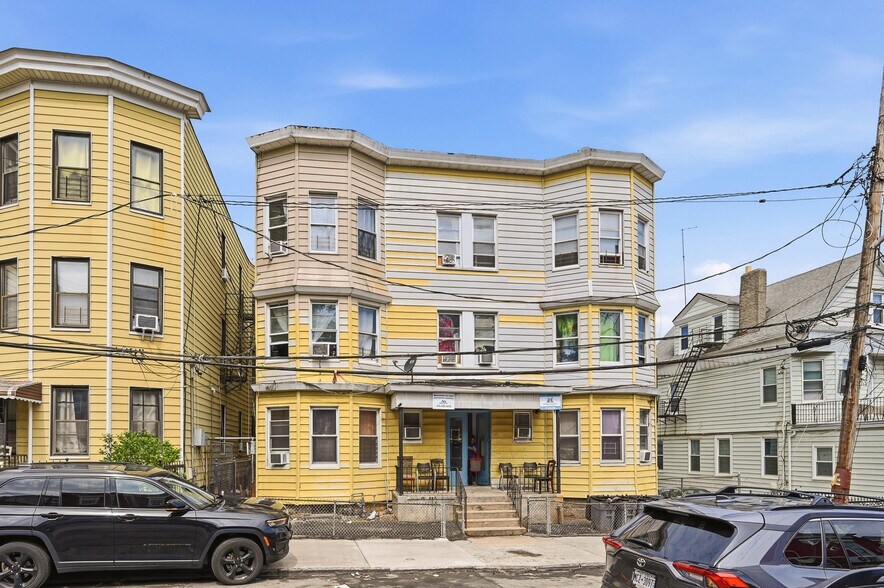 More Photos Of 25 Saratoga Ave, Yonkers Apartments For Sale