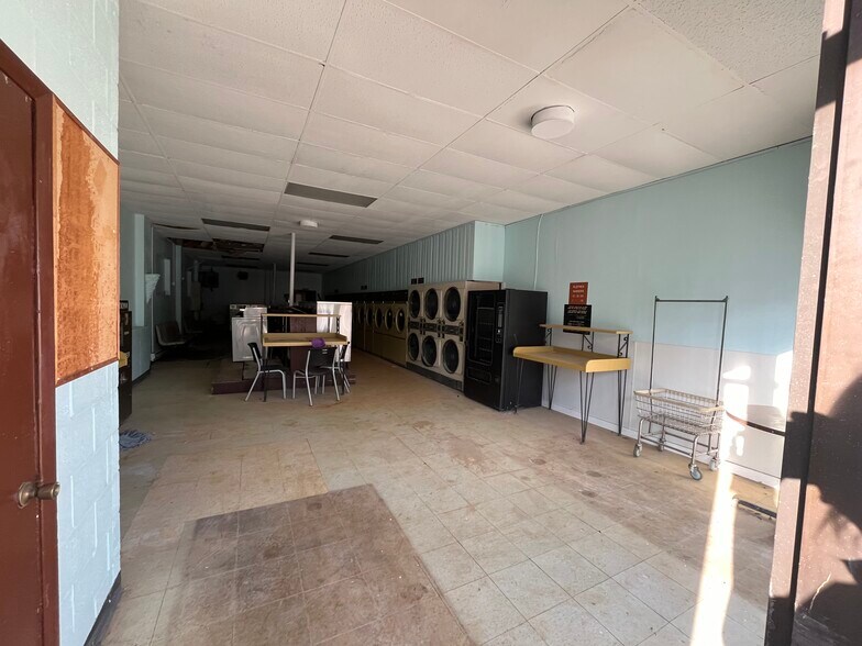 More Photos Of 25 E Main St, Plymouth Storefront Retail Residential For Sale