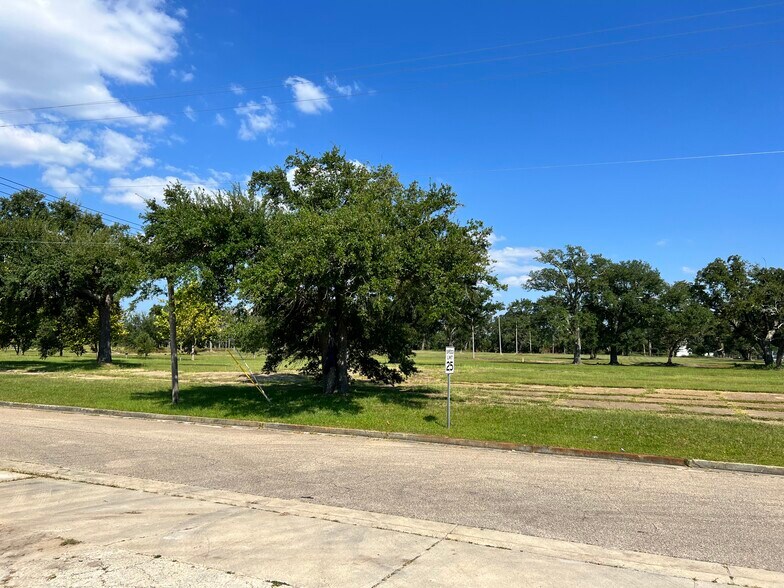 More Photos Of 100 Brady Dr, Biloxi Land For Sale