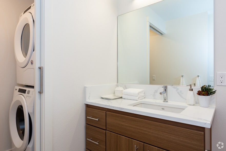 More Photos Of 700 Waterfront Way, Vancouver Apartments For Lease