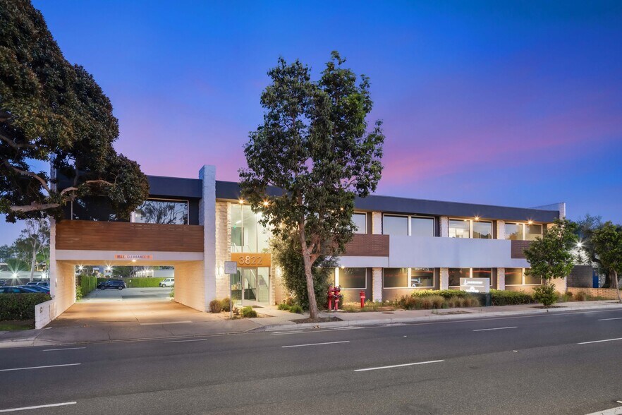 Primary Photo Of 3822 Campus Dr, Newport Beach Office For Sale