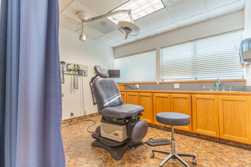 More Photos Of 3070 Camino Heights Dr, Camino Office For Lease