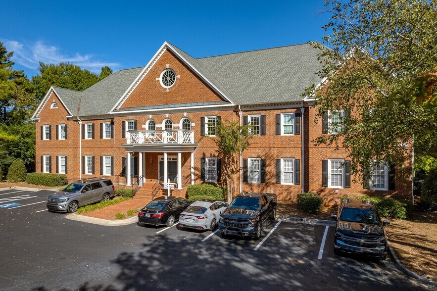 More Photos Of 284 S Main St, Alpharetta Unknown For Lease