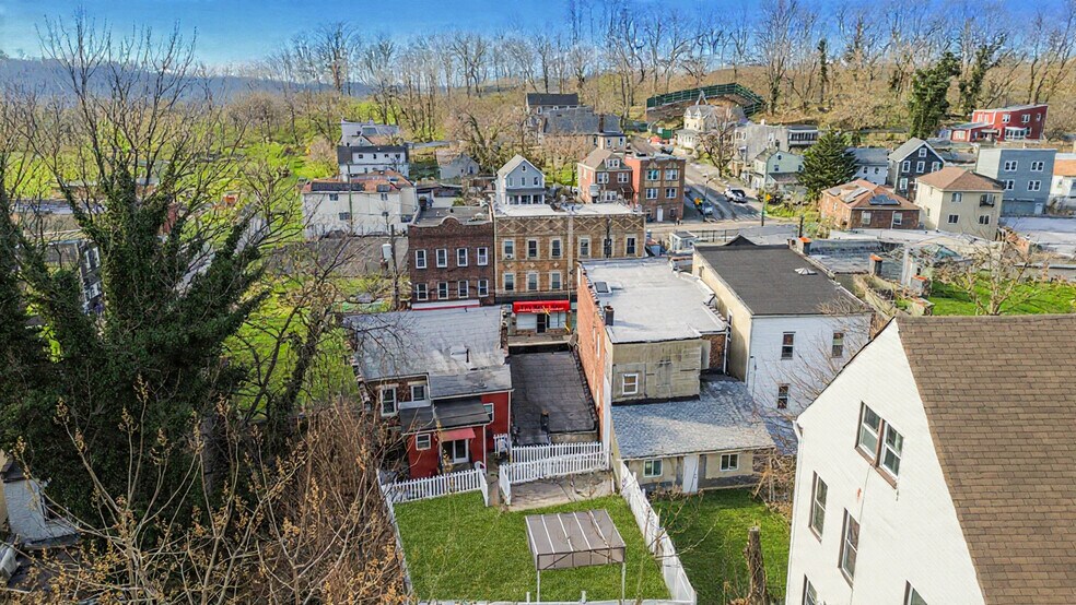 More Photos Of 419 Jersey St, Staten Island Storefront For Sale