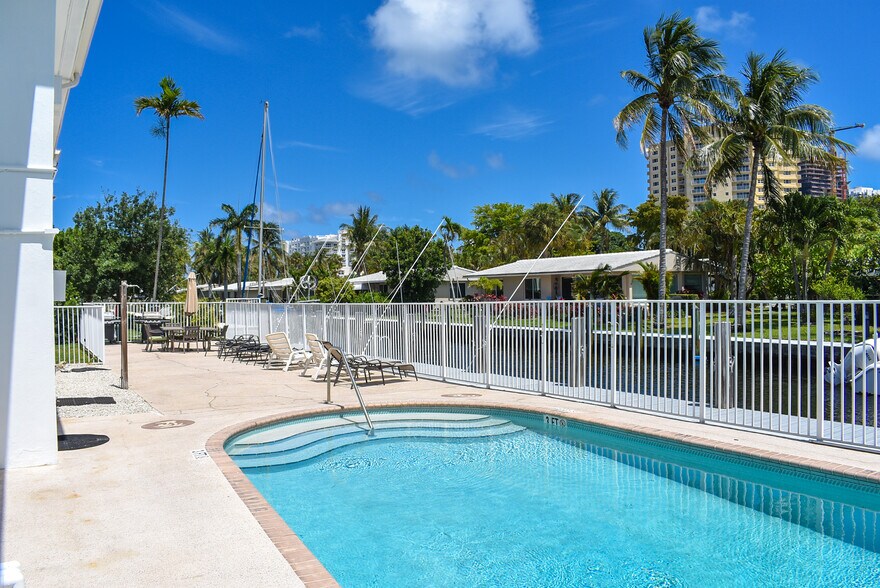 More Photos Of 3204 SE 10th St, Pompano Beach Apartments For Sale