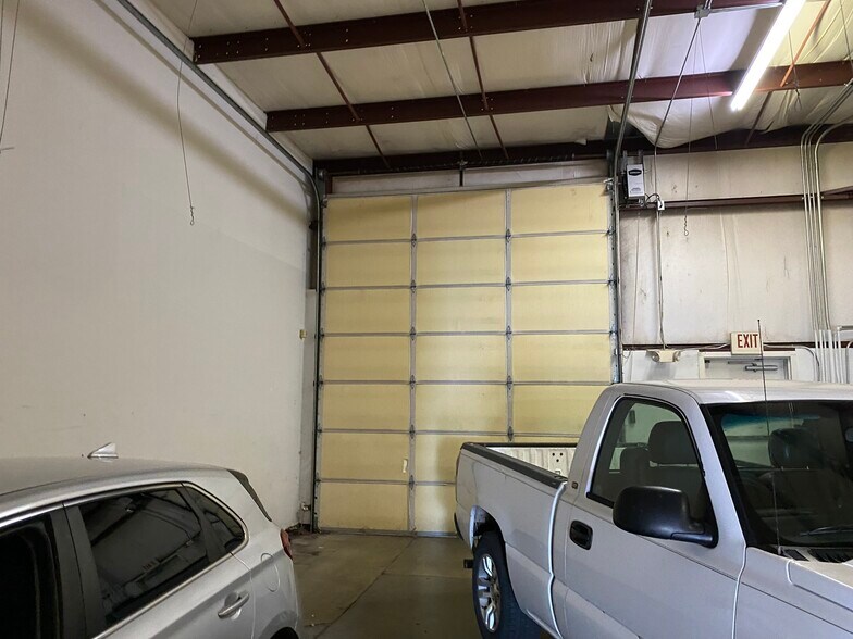 More Photos Of 1955-1959 Phelps St, Springfield Freestanding For Lease