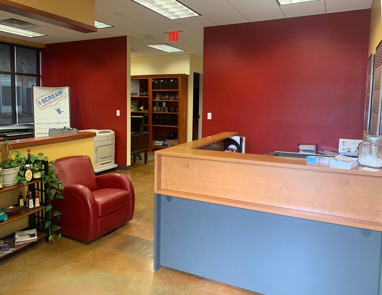 More Photos Of 2015 Stonegate Trail, Vestavia Hills Office For Lease