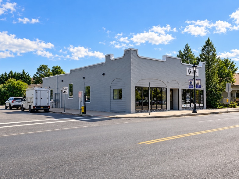 More Photos Of 320 Main St, Islip Storefront For Lease