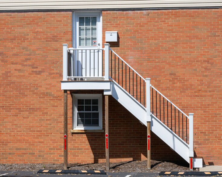 More Photos Of 216 E Reynolds Rd, Lexington Office For Lease