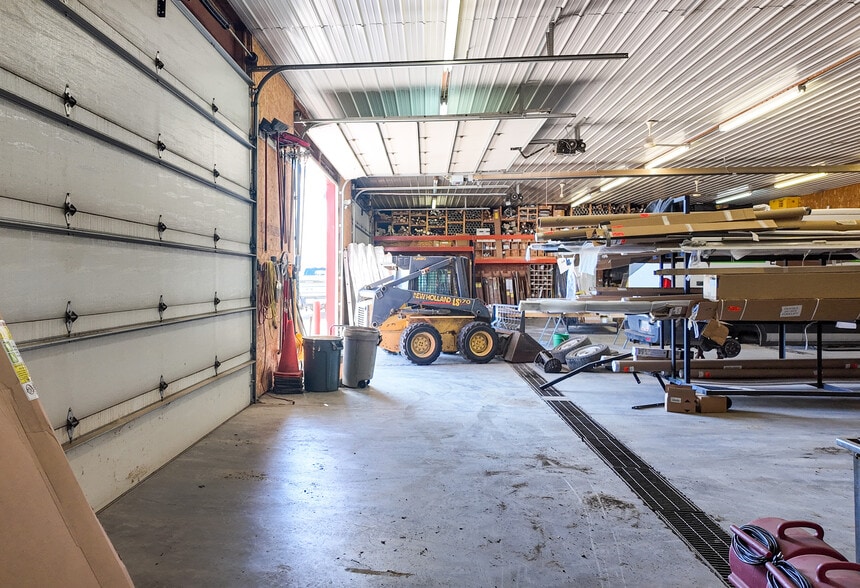 More Photos Of 27050 S Kerslake Pl, Tea Warehouse For Sale