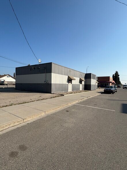 More Photos Of 502 50 St, Edson General Retail For Sale