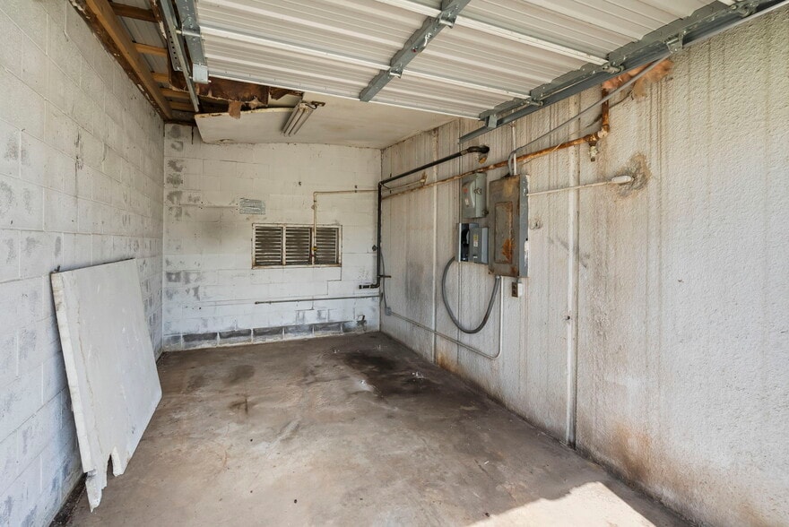 More Photos Of 825 MO-59, Carthage Industrial For Lease