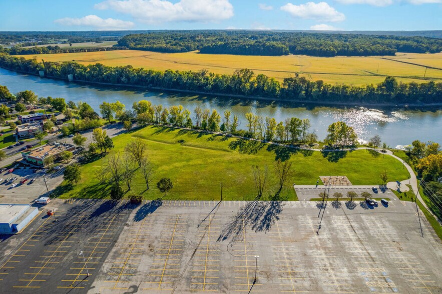 More Photos Of N Riverside Drive, Clarksville Land For Sale