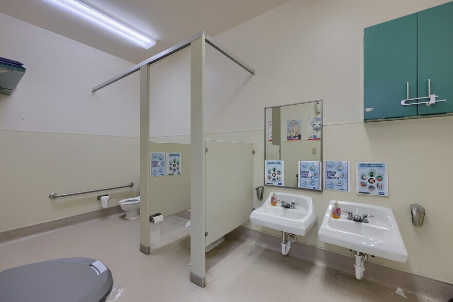 More Photos Of 2301 Harrisburg Pike, Lancaster Daycare Center For Sale
