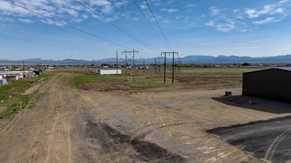 More Photos Of 2721 Wylie Dr, East Helena Flex For Sale