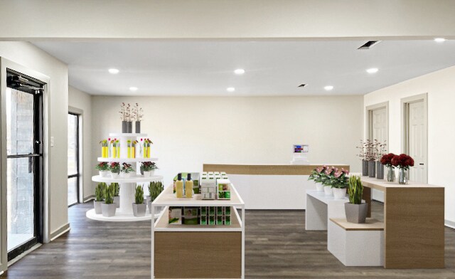 More Photos Of 3211 Texas Blvd, Texarkana Showroom For Sale