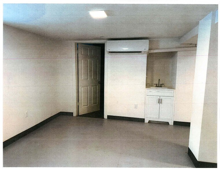 More Photos Of 113 Grant ave, Harrison Industrial For Lease