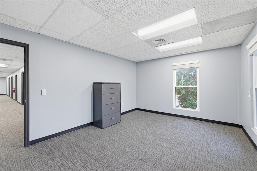 More Photos Of 150 John Knox Rd, Tallahassee Office For Sale