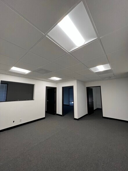 More Photos Of 1314 W 5th St, Santa Ana Office For Lease