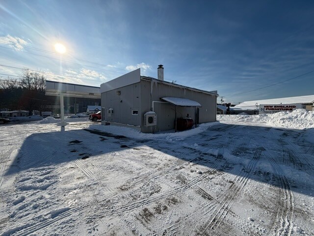 More Photos Of 427 Route 11, Farmington Service Station For Lease