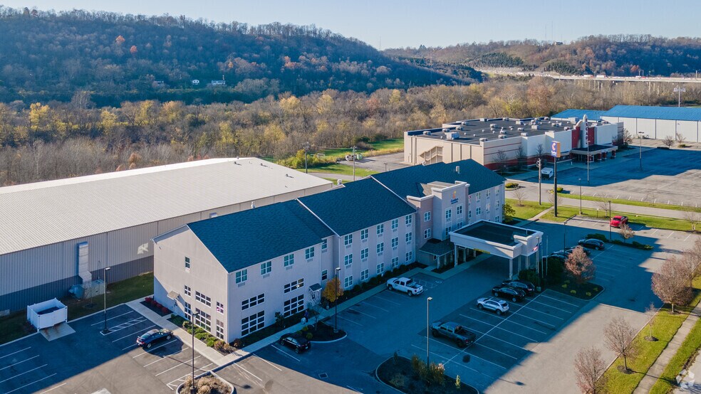 More Photos Of 10 Country Dr, Wilder Hotel For Sale