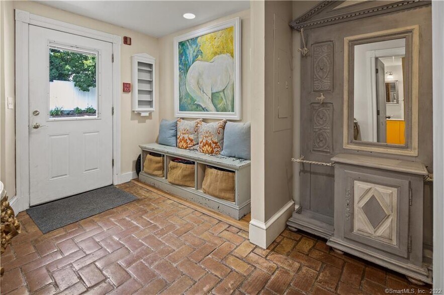 More Photos Of 4 Long Ridge Rd, Redding General Retail For Sale