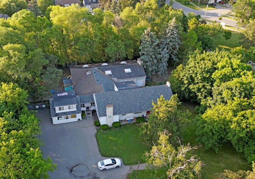 More Photos Of 83 Dunlop St, Richmond Hill Daycare Center For Sale