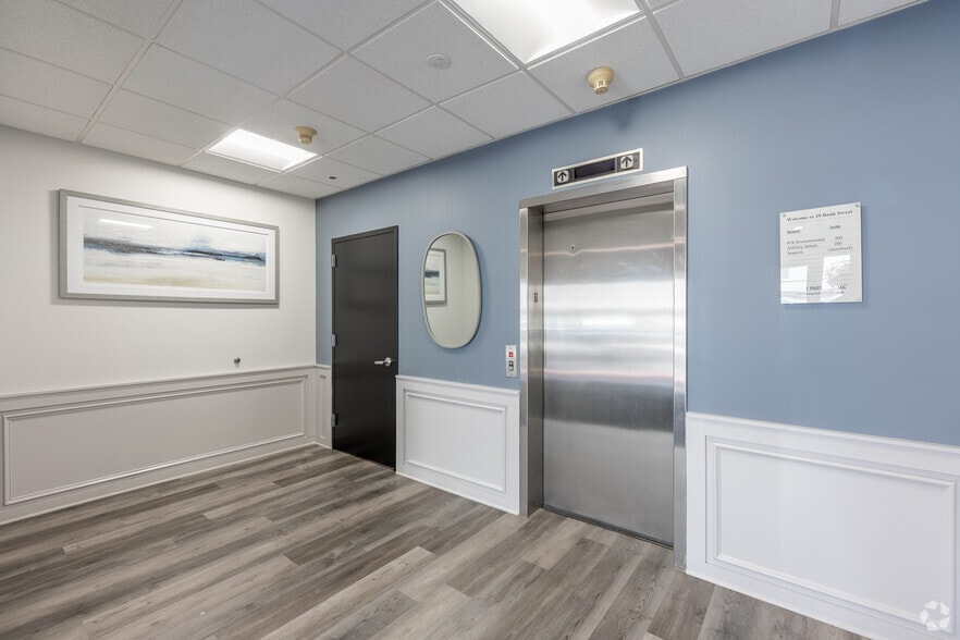 More Photos Of 29 Bank St, Stamford Office For Lease