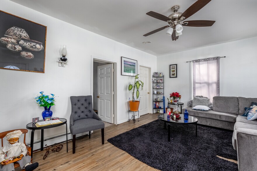 More Photos Of 415 N Sycamore St, Somonauk Apartments For Sale