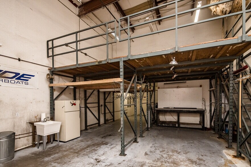 More Photos Of 951 Lake Havasu Ave N, Lake Havasu City Showroom For Sale