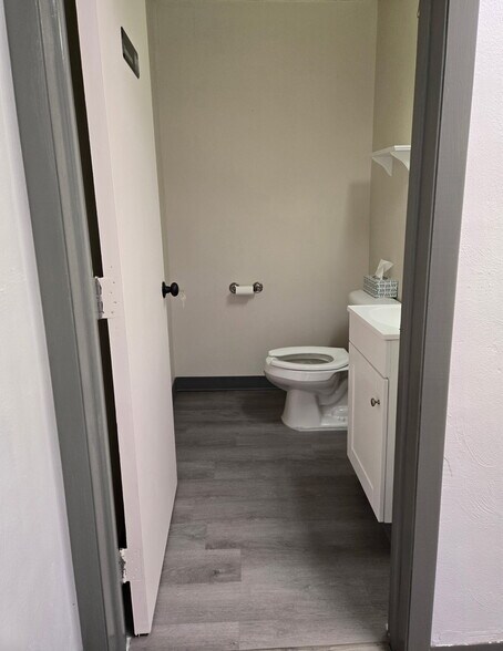 More Photos Of 204 E State St, Botkins Office For Lease