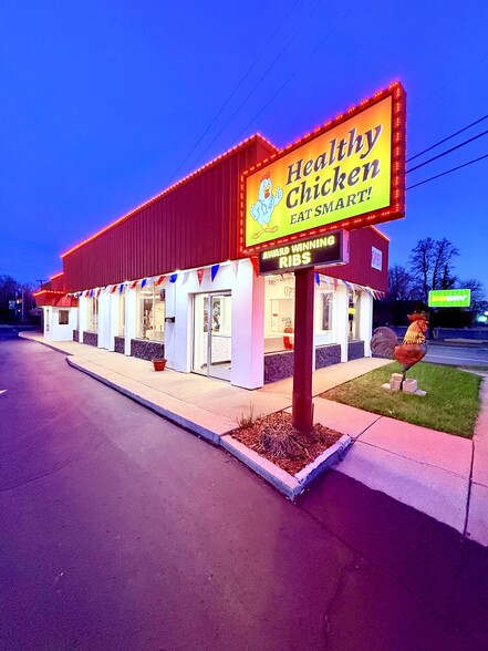 Primary Photo Of 1187 S Gratiot Ave, Clinton Township Restaurant For Lease