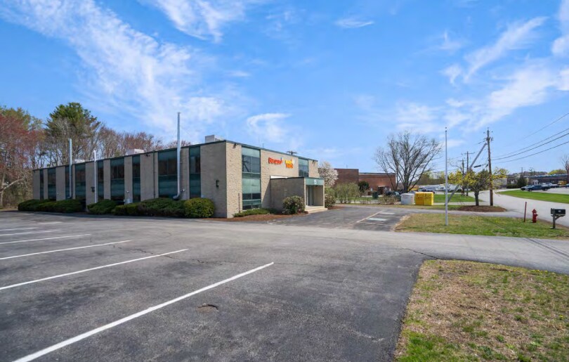 More Photos Of 15 Craig Rd, Acton Light Manufacturing For Sale