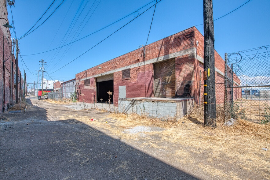 More Photos Of 135 Van Ness Ave, Fresno Warehouse For Lease