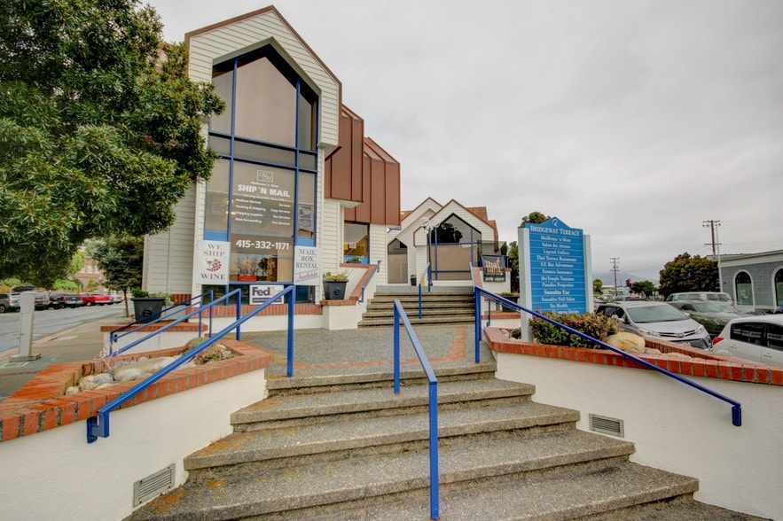 More Photos Of 1001 Bridgeway, Sausalito Storefront Retail Office For Lease