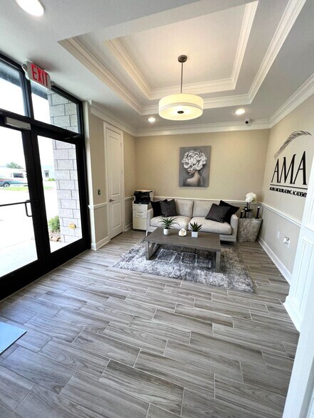 More Photos Of 202 Industrial Blvd, Sugar Land Office For Lease