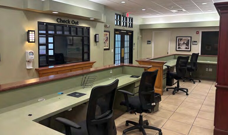 More Photos Of 2818 Linkhorne Dr, Lynchburg Medical For Lease