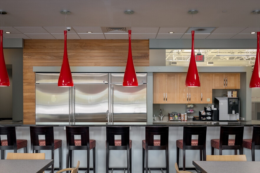 More Photos Of 8310 Excelsior Dr, Madison Unknown For Lease